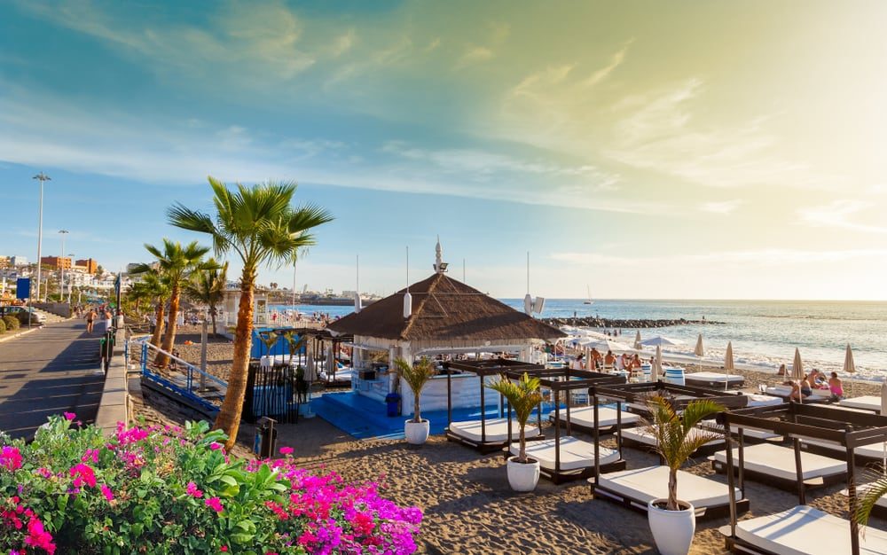 Gran Canaria – plaža s pogledom na ocean, savršena za odmor i vodene aktivnosti