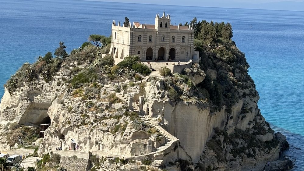 Tropea u Kalabriji – znamenitosti, svetište i pogled na Tirensko more