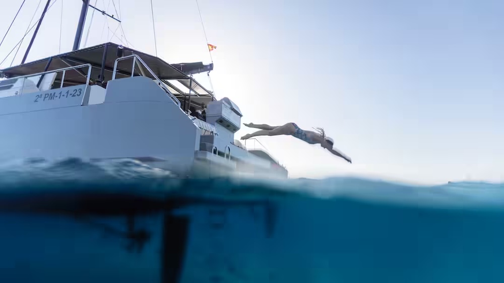 Vožnja brodom na Mallorci – izleti morem i pogled na obalu