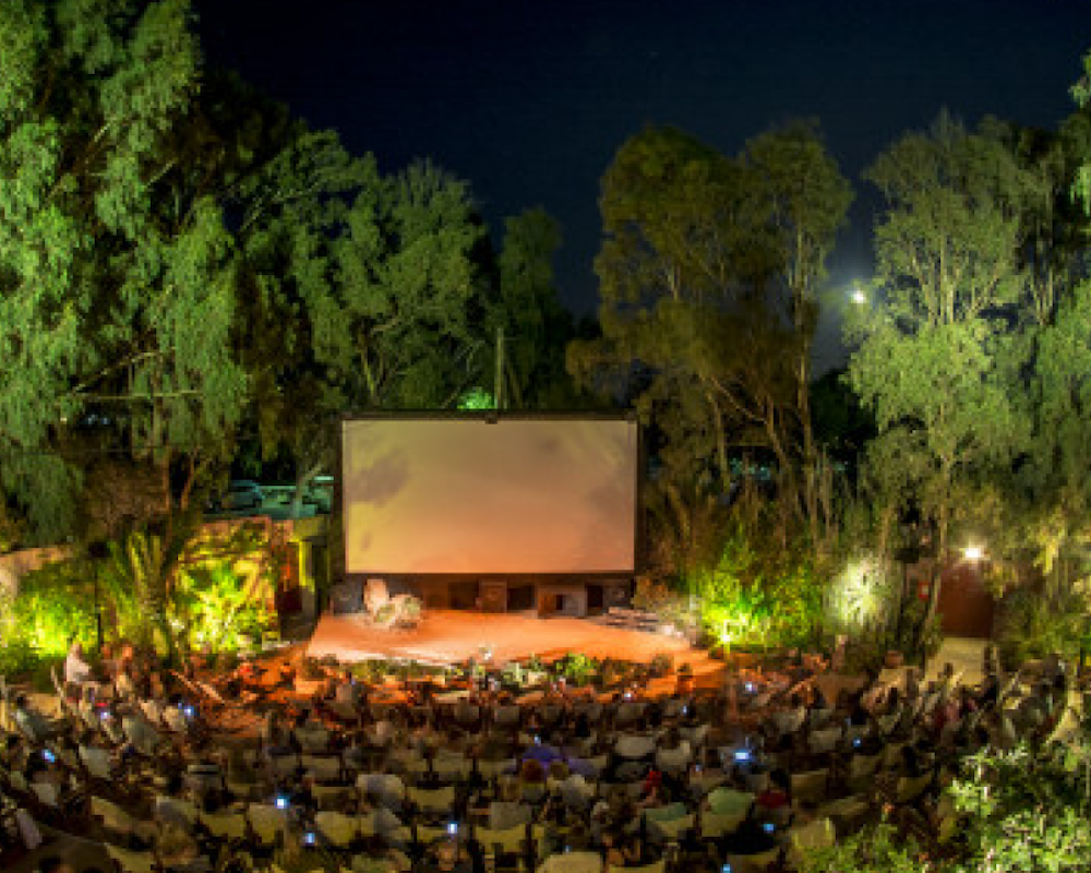 Kamari Santorini kino pod zvijezdama