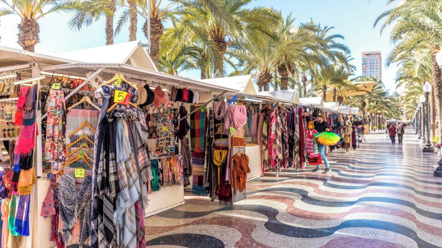 Promenada Explanada de España u Alicanteu s mozaičnim tlom i palmama