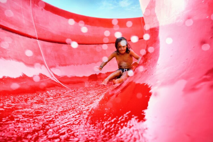 Action Aquapark u Bugarskoj s bazenom s valovima i toboganima za obitelji