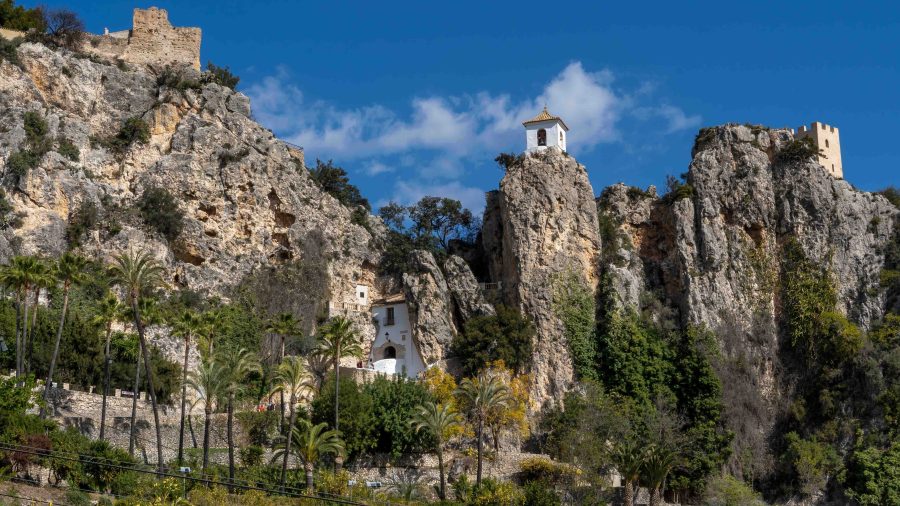 Guadalest i unutrašnjost Costa Blance sa slikovitim selima i planinskim krajolikom