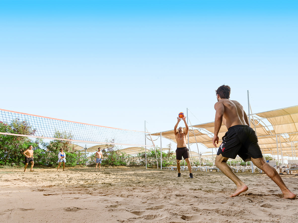 Sportska animacija i odbojka tijekom odmora u hotelima alltoura