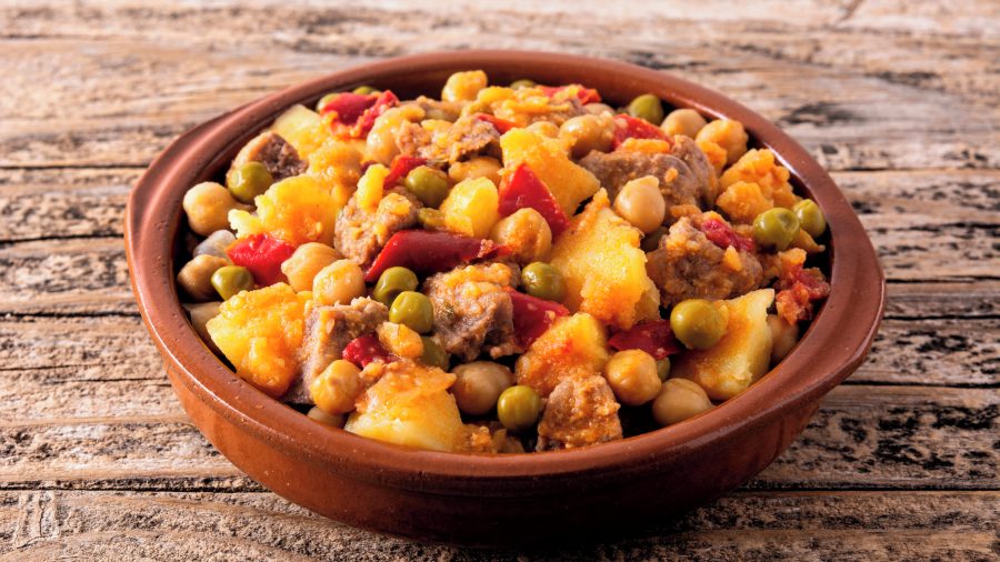 Ropa vieja s mesom, slanutkom i krumpirom