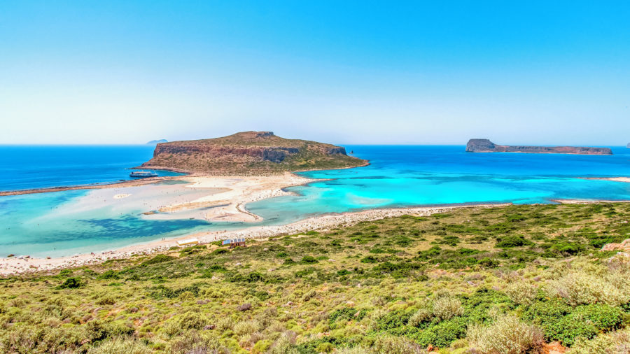 Plaža Balos na Kreti s tirkiznom lagunom i bijelim pijeskom