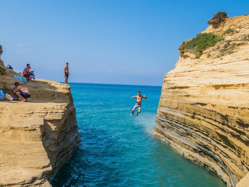 Sidari, Krf - poznata plaža na sjeveru otoka i atrakcija Canal d'Amour