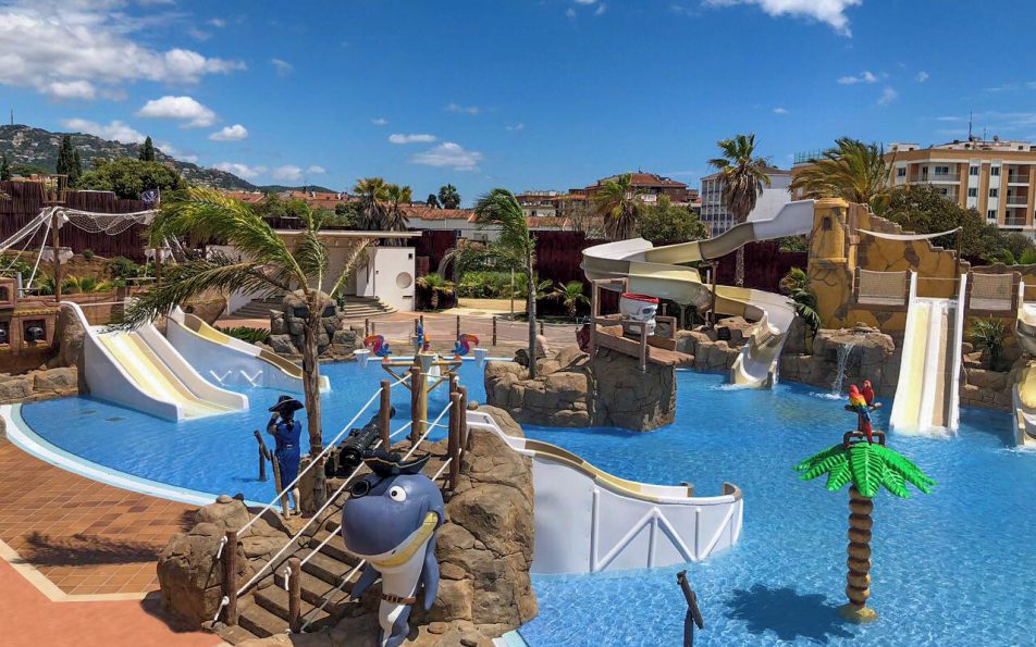 Costa Encantada Aparthotel Lloret de Mar obiteljski hotel s bazenima i vodenim parkom