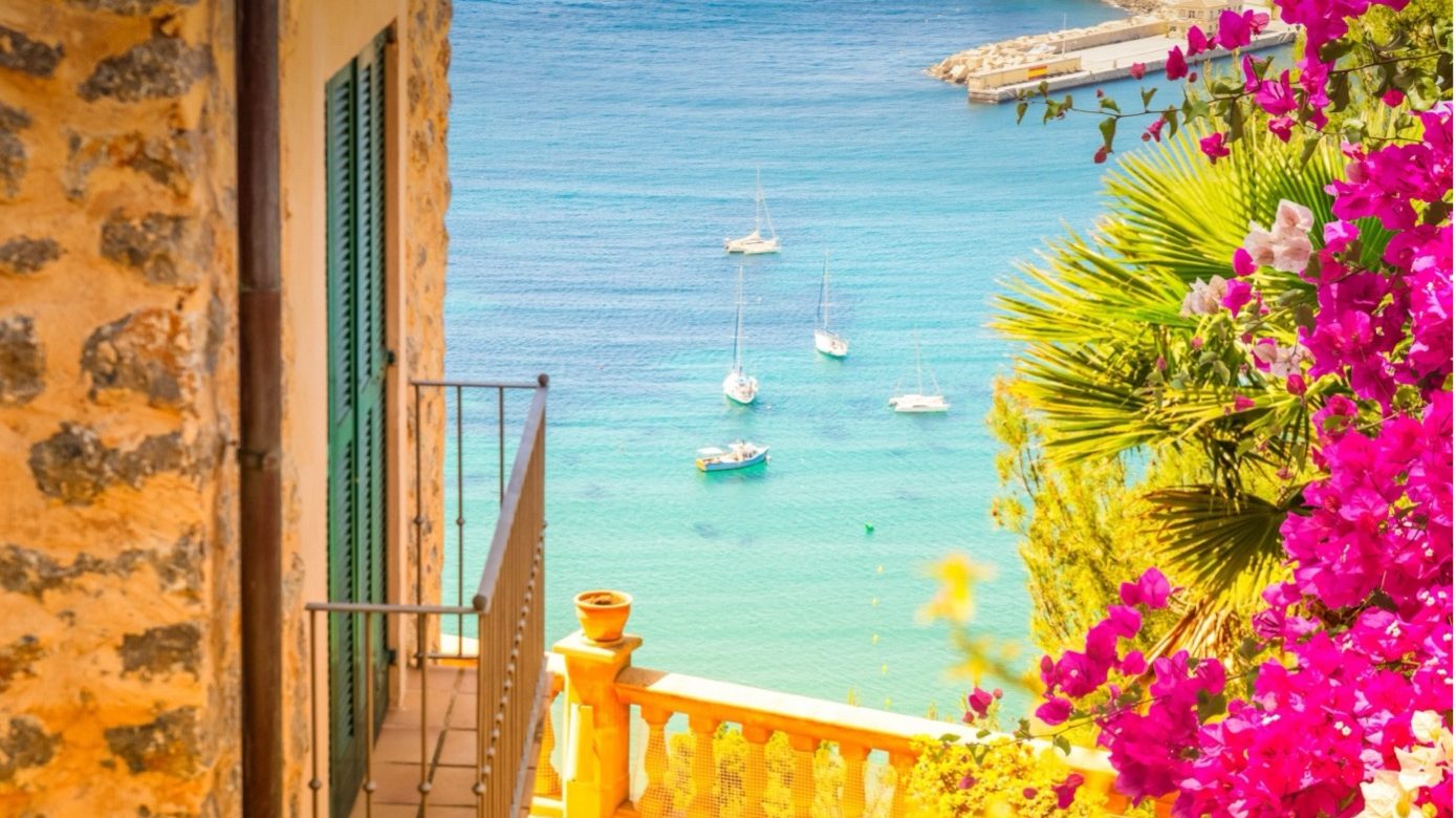 Pogled na obalu Mallorce i mediteranski krajolik