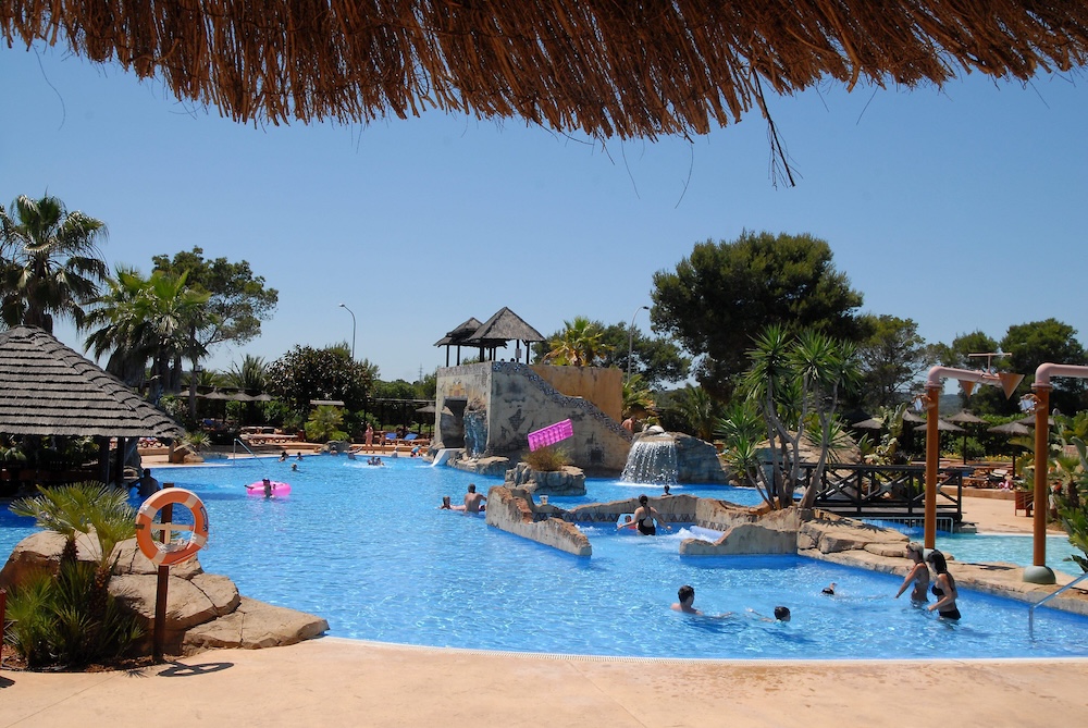 Obiteljski hotel na Mallorci – dječji bazeni i vodeni park za obitelji