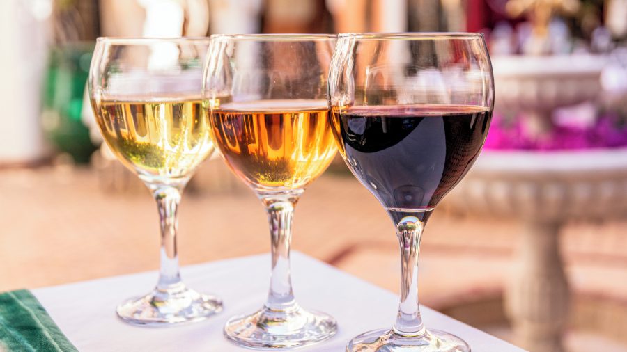 Marokanska vina različitih boja i okusa iz lokalnih vinograda
