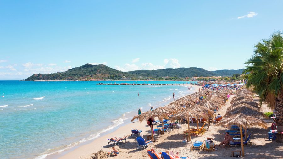 Alykes Beach na Zakintosu s tirkiznim morem